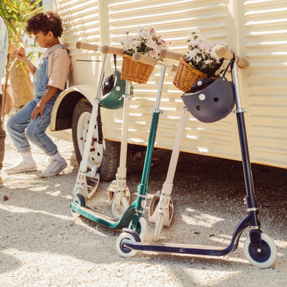 Banwood Maxi 2 Wheel Scooter - Green