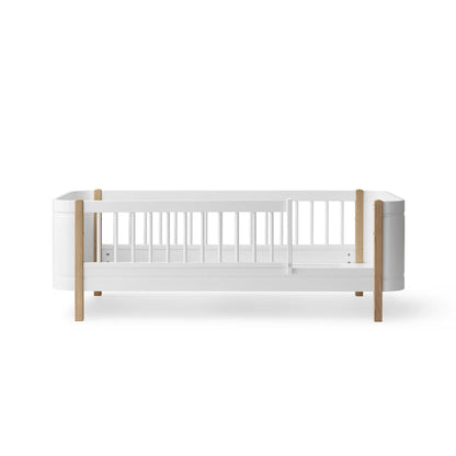 Oliver Furniture Wood Mini+ Cot Bed Incl. Junior Kit - White/Oak (0-9 Years)