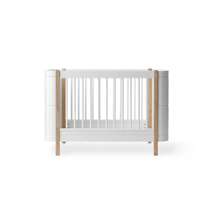 Oliver Furniture Wood Mini+ Cot Bed Incl. Junior Kit - White/Oak (0-9 Years)