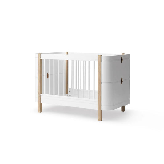 Oliver Furniture Wood Mini+ Cot Bed Incl. Junior Kit - White/Oak (0-9 Years)