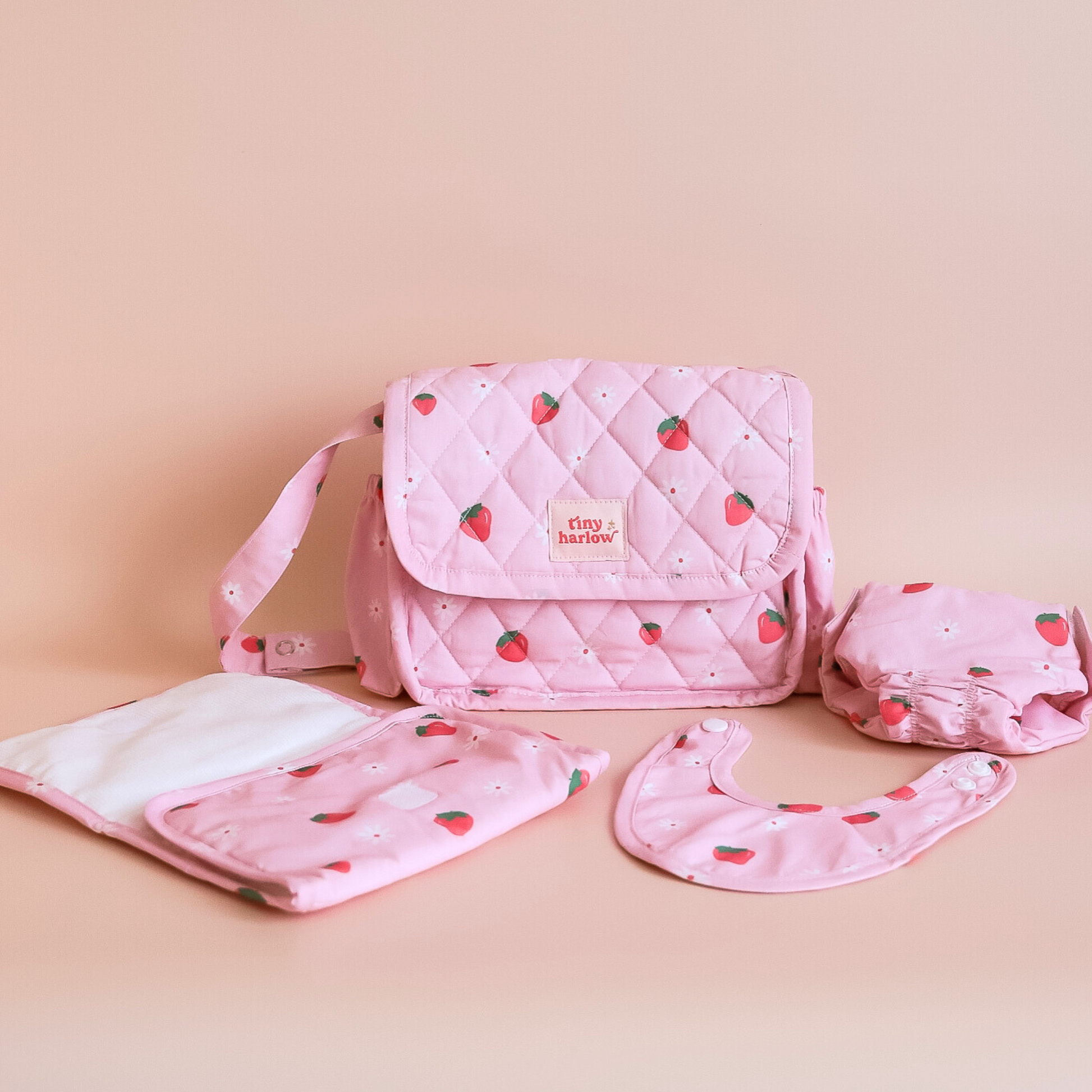 Tiny Harlow Tiny Nurturers Set - Strawberry Picnic