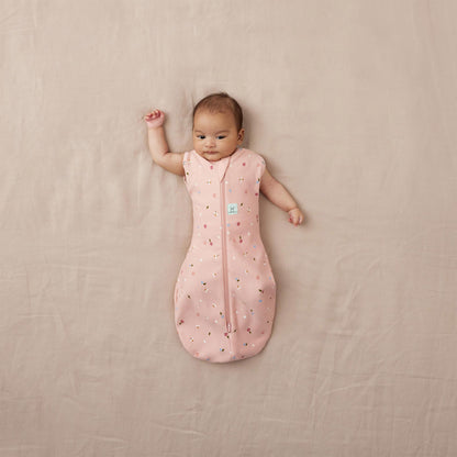 ergoPouch Swaddle Sleeping Bag 1 Tog - Daisies