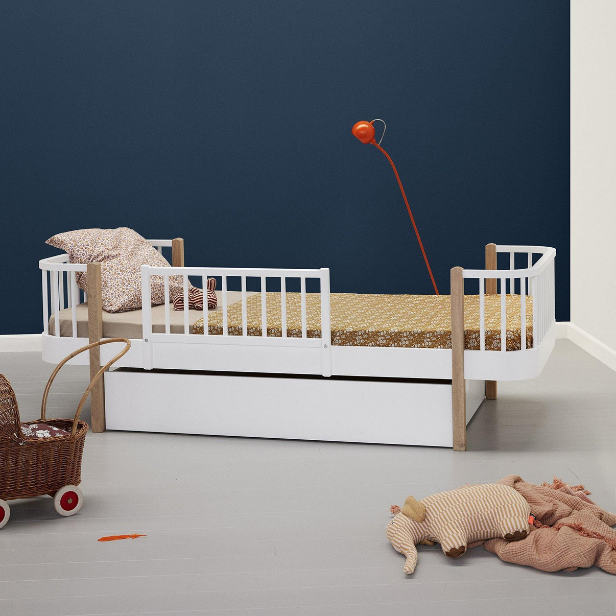 Oliver Furniture Wood Bed - White & Oak – Scandiborn